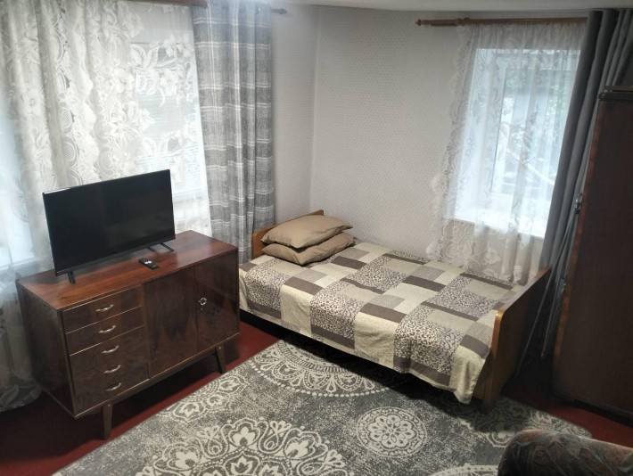 Однокімнатна квартира в приватному будинку - фото 1