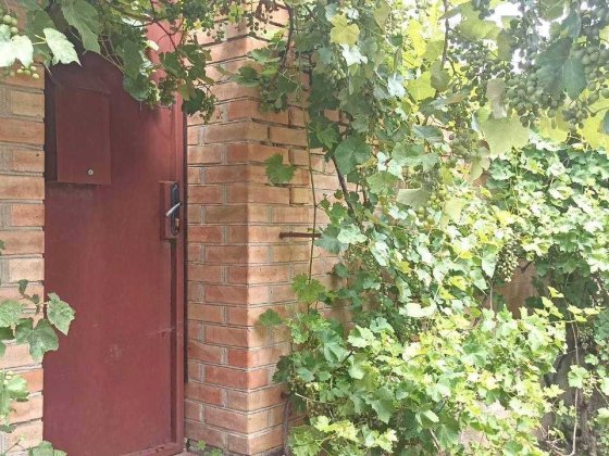 Центр Вишневого квартира в приватному будинку, двір,парковка для машин Вишневое