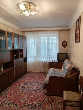 Здам в довгострокову оренду 2 кІмнатну квартиру в центрІ мІста Луцька - фото 1