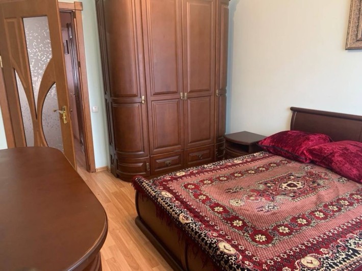 Оренда трьох кімнатноі квартири в центрі міста - фото 1