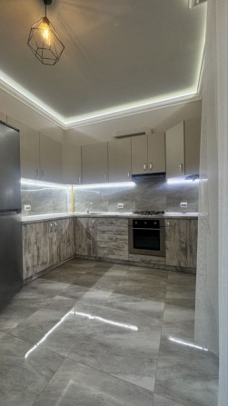 Оренда квартири з гардеробною кімнатою в новобудові - фото 1