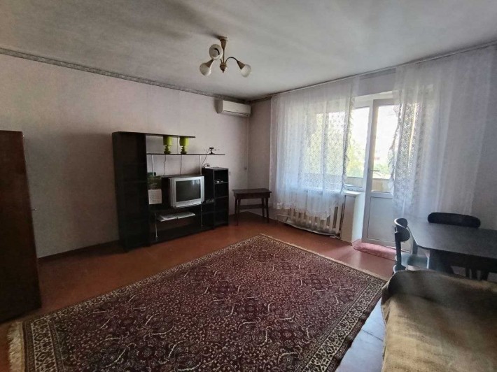 Довгострокова оренда двокімнатної кв-ри в центрі, вул. Смілянська, 2 - фото 1