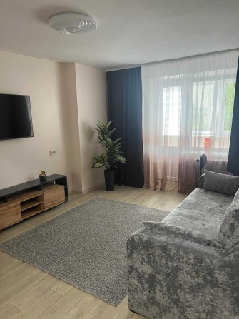 Оренда 1но гарненької  кВ,-ри  по вул Десантників - фото 1