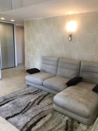 Сдаю 2 комнатную квартиру на ул. Плеханова, 15б. - фото 1