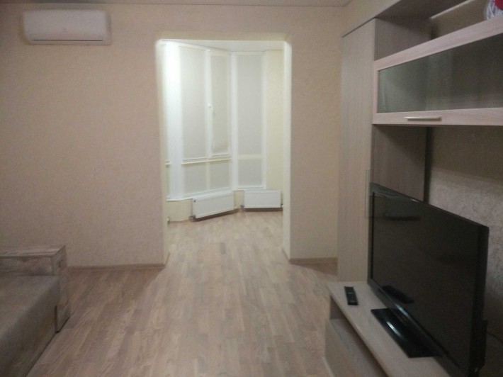 Сдам 2-х  квартиру в  центре   на любой срок  паре или 2-3 мужчинам - фото 1