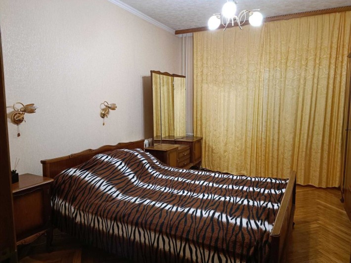 Здається в оренду 3-кімнатна квартира, вул. Касіяна, 2 - фото 1