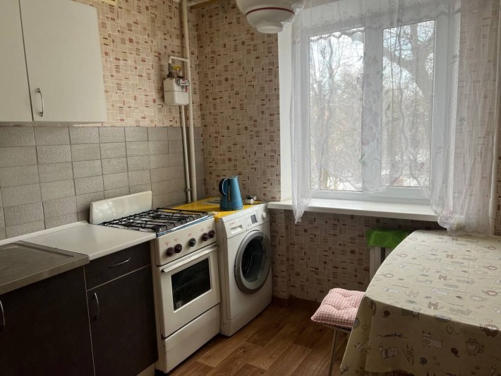 Здам 2ку центр ТЦ Україна - фото 1