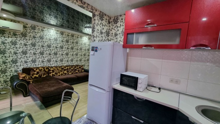 Оренда 2к.кв студії в Центрі, вул. Сталеварів - фото 1