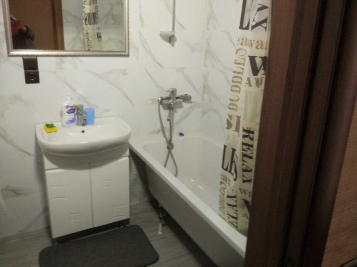 Здам 2-х квартиру в центрі для 2-5 хлопців на любий термін - фото 1