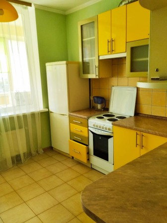 Метро Осокоркі, Дніпровська набережна 26А, - фото 1