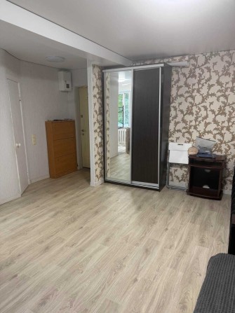 Сдам 1кв-ру, Верховного Совета, 18а, ремонт, м.Дарница - фото 1