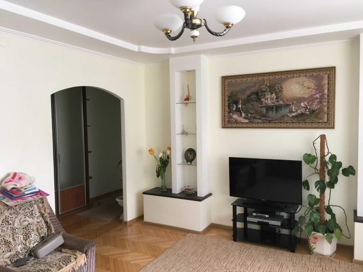 Оренда 3-кв. вул.Червоної Калини з індивідуальним опаленням - фото 1