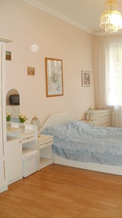 2-х комн.квартира ,70 кв.метров,ремонт,автон.отопление,рядом парк - фото 1