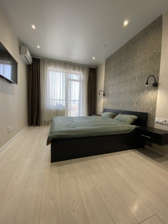 Сдам Шикарная квартира 18.000 гр. ЖК/ Лимнос. Приморский р-н - фото 1