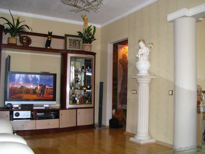 Сдам свою 4 к квартиру на длительный срок - фото 1