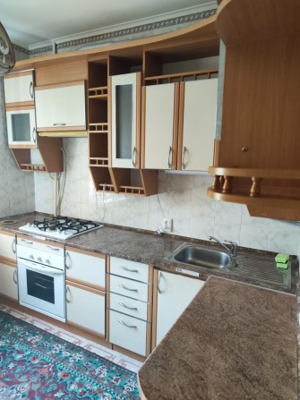Сдаю 2к/кв Соляные/Мельничная 2/9 разделка, мебель 7000 - фото 1