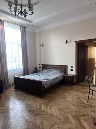Оренда 2-кім. квартири в центрі на вул. Шпитальна - фото 1