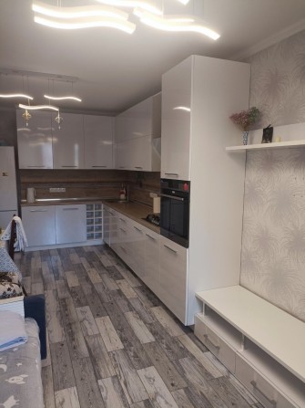 Срочно! Сдам 2 к ЖК Чайка евро ремонт  за 15000 - фото 1