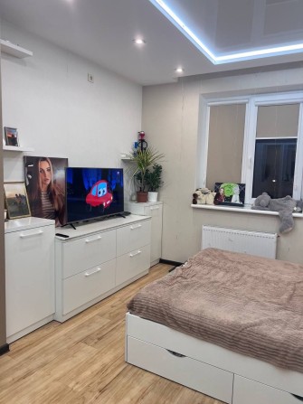 Срочно!!! Сдам 1 кв новостр. ЖК Мира 4  м Индустр. 7500+ сч. - фото 1