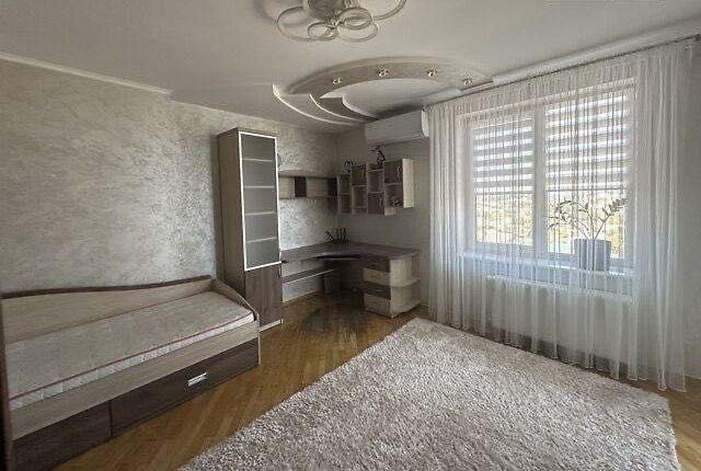 Оренда трьохкімнатної квартири вул. Богдана Хмельницького - фото 1