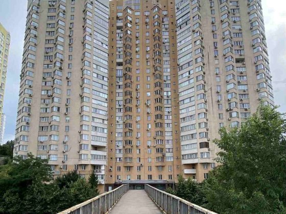 Продаж 1-к квартири-студії 39, 6 м2 Саперно-Слобідская 22 Київ