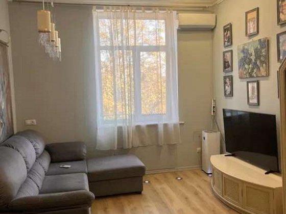 Продаж 3к квартири 76.7м2 Сталінка вул. Коновальця Євгена , 3 Центр Печерський р-н Киев