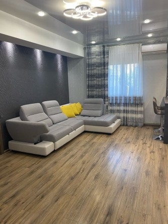 Продам квартиру в центрі міста - фото 1