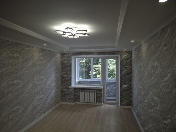 Продам 2-кімнатну квартиру з капітальним ремонтом - фото 1