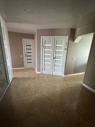 Продам 3-х ком квартиру - фото 1