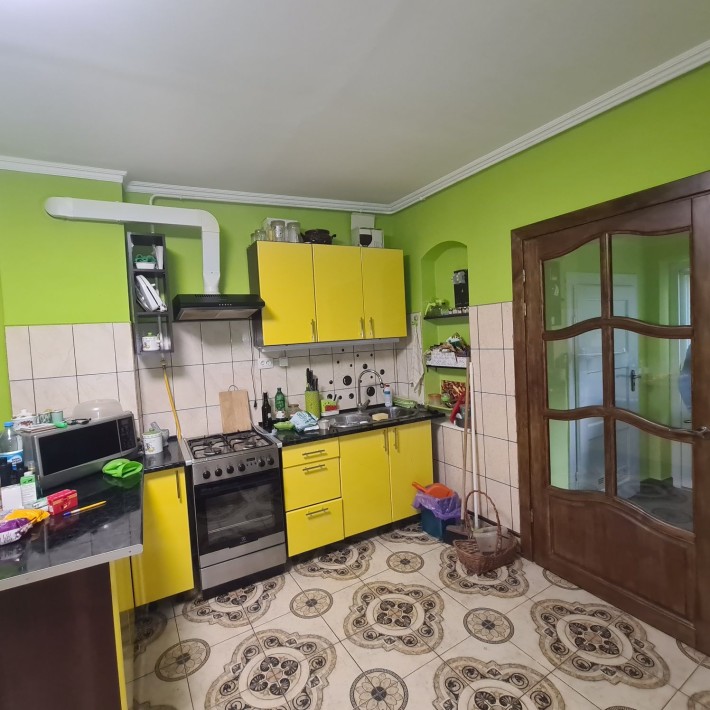 Продається 2-х кімнатна квартира в м.Берегове центр. - фото 1