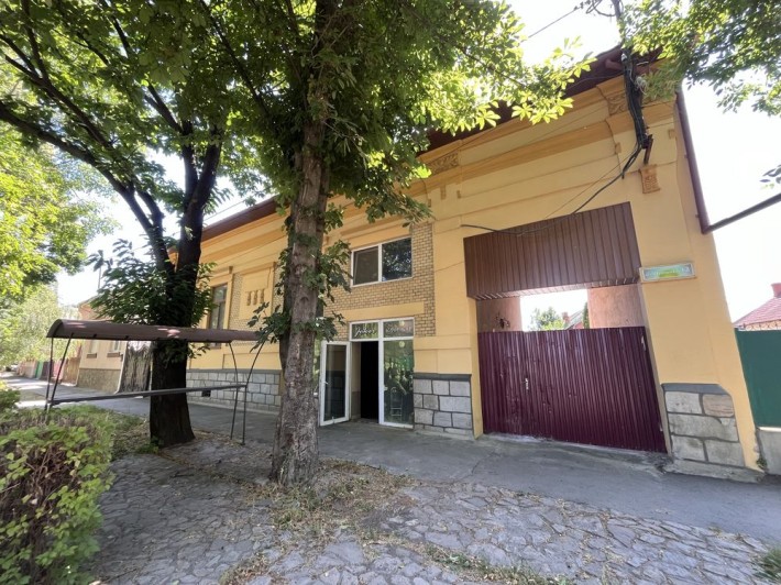 Продам 100 м2 Шевченка 12 Берегово - фото 1