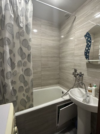 Продам 2 комнатную квартиру Л/Б Мир - фото 1