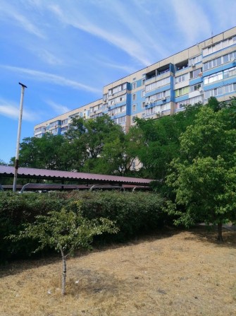 Продам 2ком.квартиру. Левый берег. Микрорайон 11. Первая линия. - фото 1