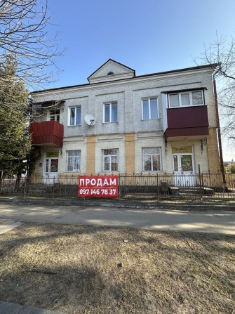 2 кім квартира в центрі з гаражем - фото 1