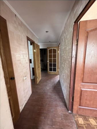 Продам 2 ком.квартиру. пр. Металлургов. 2 район. 4 этаж. Вид  на Лес. - фото 1