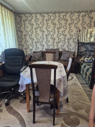 Продам квартиру комунального типу біля моря. - фото 1