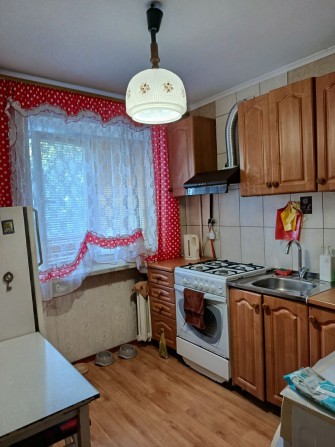 Продам 3к.квартиру в центре города Черноморска - фото 1