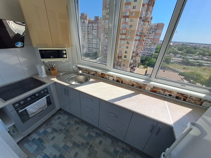 Продам 2к.квартиру в Черноморске - фото 1