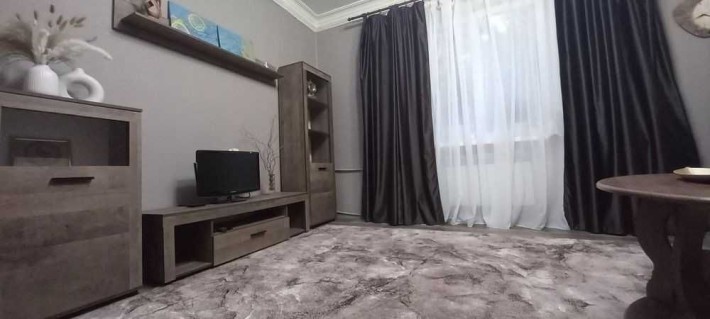 Продам уютную 2-комнатную квартиру Сталинку в центре Dan - фото 1