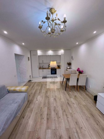 Продам 2-х кімнатну квартиру в ЖК «Нова Будова-1» з ремонтом тамеблями - фото 1