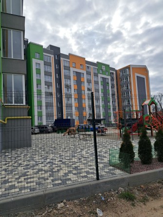 Двохкімнатна квартира в Гостомелі  з початковим ремонтом - фото 1