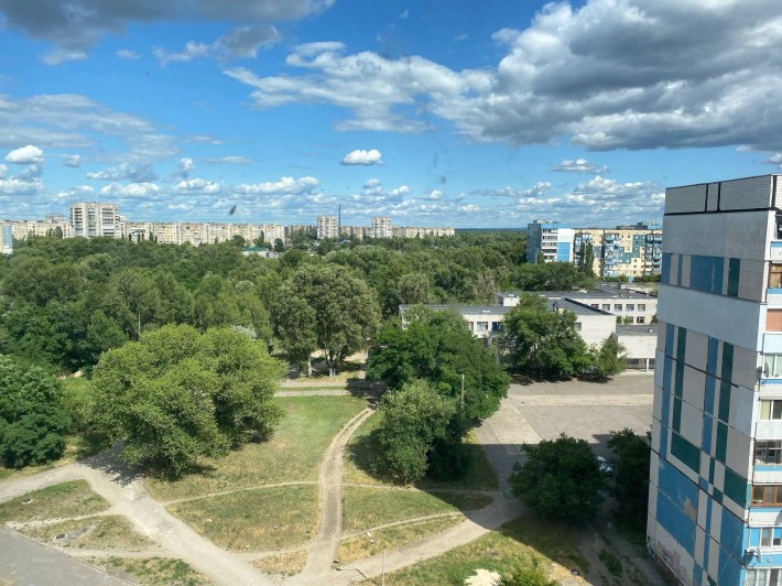 Продам 1-кімнатну квартиру у спокійному районі на Лівому березі - фото 1