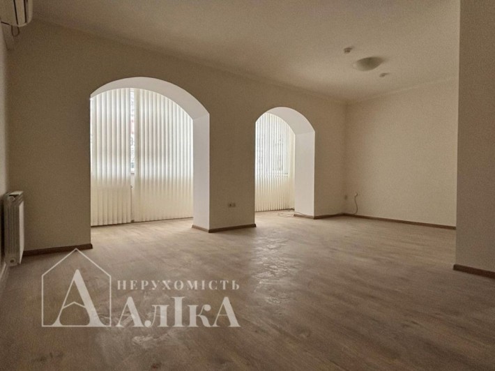 Продам квартиру в новому будинку В САМОМУ ЦЕНТРІ! - фото 1