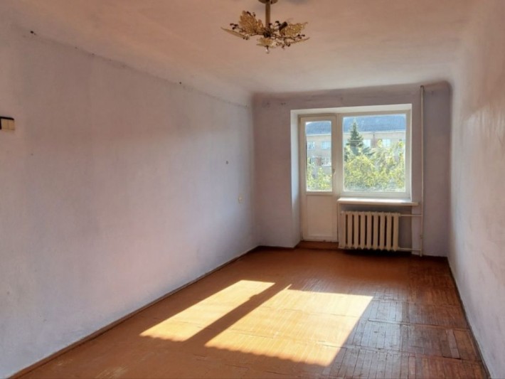 Продам 1-кімнатну квартиру біля центру - фото 1