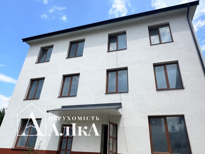 Продам велику 1-кімнатну квартиру в новобудові з окремим входом - фото 1
