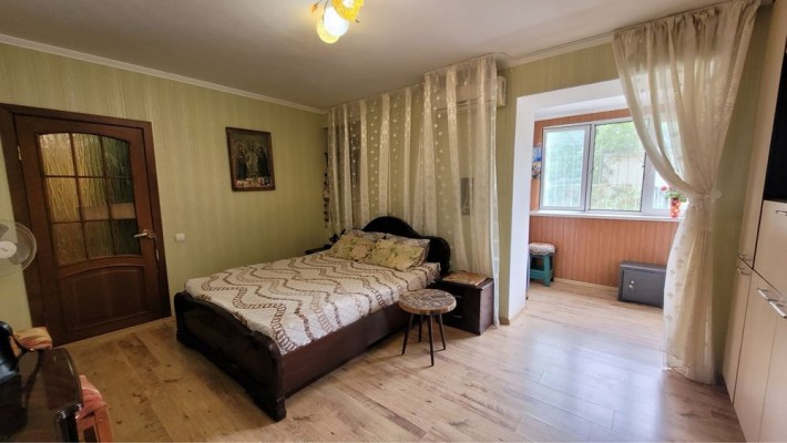 Продам трёхкомнатную квартиру в Черноморске - фото 1