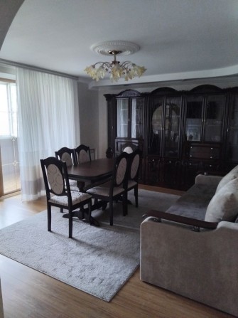 Продам трьох кімнатну квартиру - фото 1