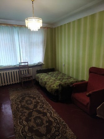 Продам 2-кімн. квартиру, пл.Миру з гаражем - фото 1