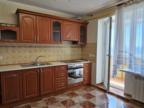 Продам простору квартиру в новому будинку в центрі  міста Кам'янець-Подільський