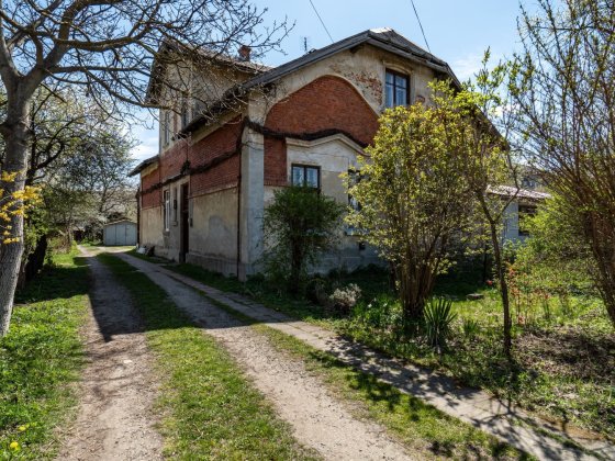 Центр Коломиі квартира з ділянкою. Коломия